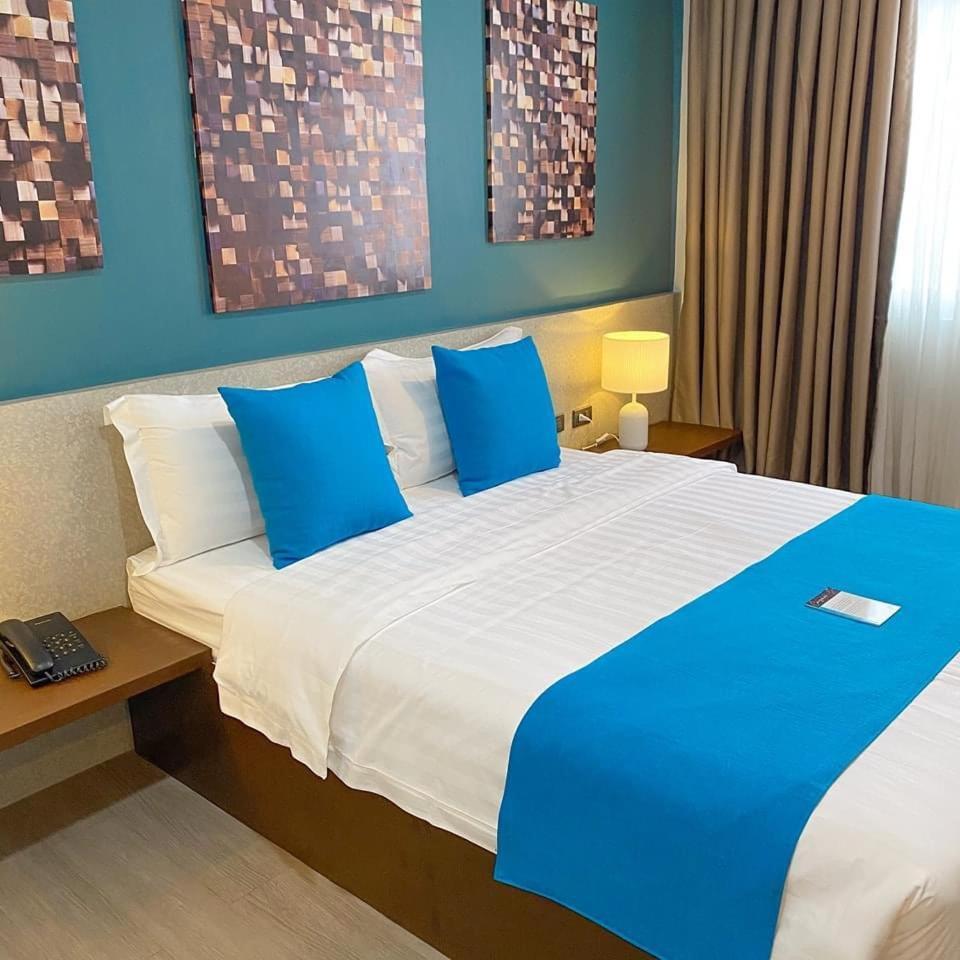 Fynn Boutique Hotel Bacoor Экстерьер фото